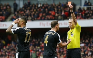 Arsenal 2 Leicester 1: Claudio Ranieri claims Martin Atkinson was pressured into sending off Danny Simpson