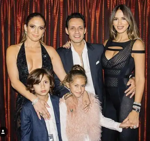 Uncomfortable? The last time Marc and Shannon were seen together was in August in NY at the J-Lo duet. Also there were Jennifer and Marc's eight-year-old twins Max and Emme