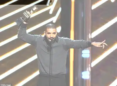 HYFR: He began yelling as he shouted out his father 