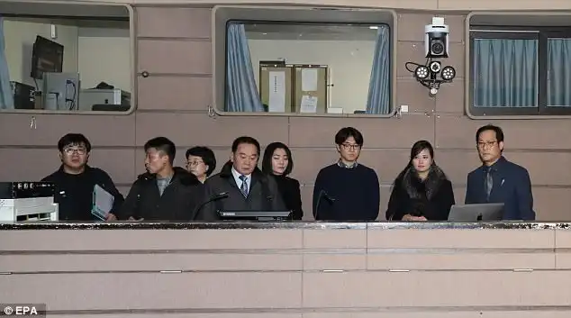 Accompanied by her team, Hyon (second from right) visited the National Theater in Seoul