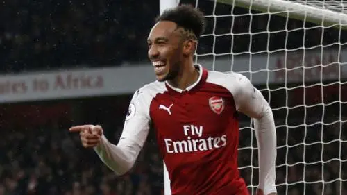 TOPSHOT-FBL-ENG-PR-ARSENAL-EVERTON