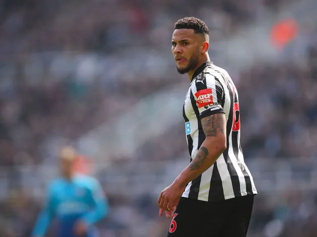 Newcastle United v Arsenal - Premier League