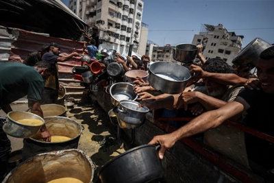 Food distributed to Palestinians struggling with hunger in Gaza